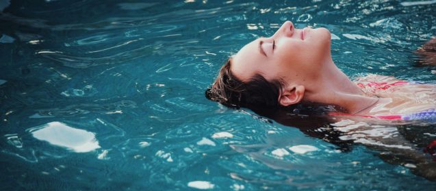 Float Therapy: 5 Health Benefits Of Isolation